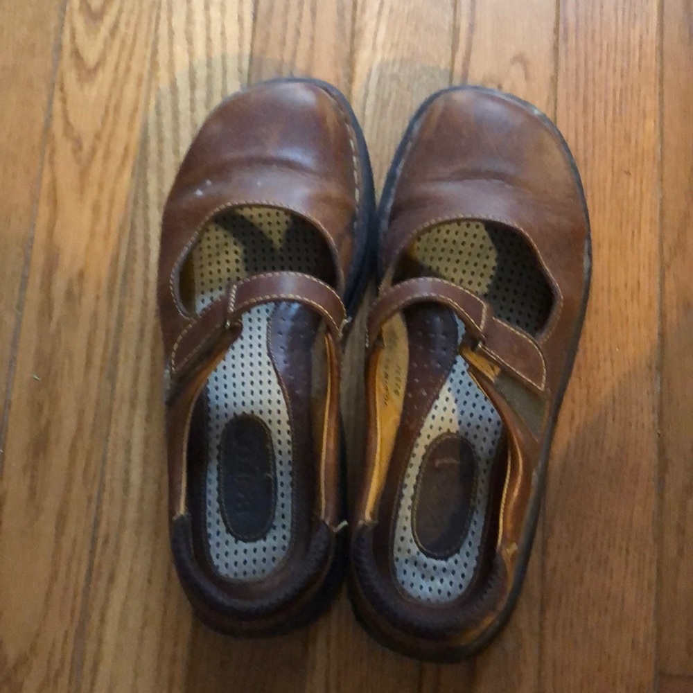 Born clogs